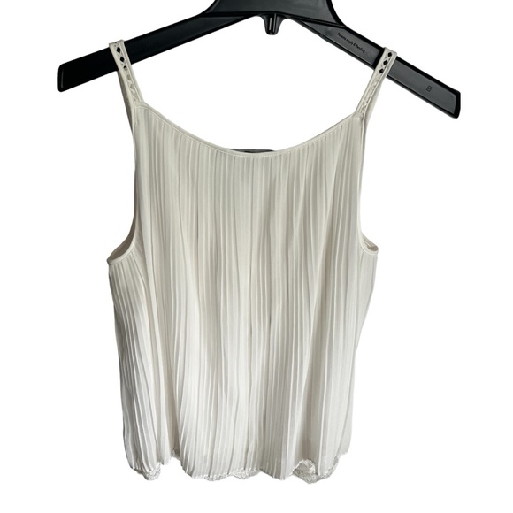 White House Black Market Women’s White Lace Sleeveless Top - Picture 2 of 3